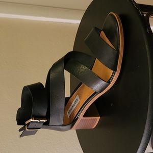 Steve Madden black sandles Size 8